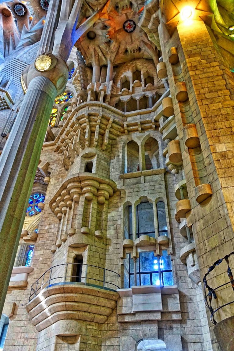 Nueva Acrópolis - Gaudí